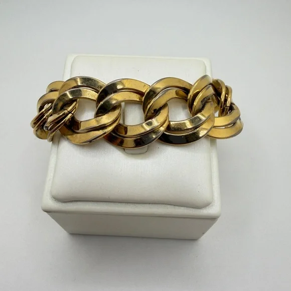 7" Vintage Monet Gold Tone double Twisted Link Bracelet w/ fold over clasp! - Picture 15 of 16
